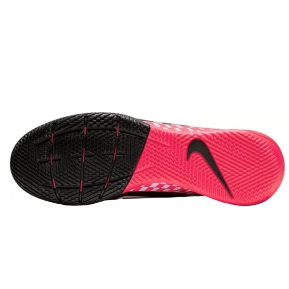 Nike Mercurial Vapor 13 Indoor Soccer Shoes - Picture 2 of 15